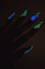 Load image into Gallery viewer, Glowin' Smoke